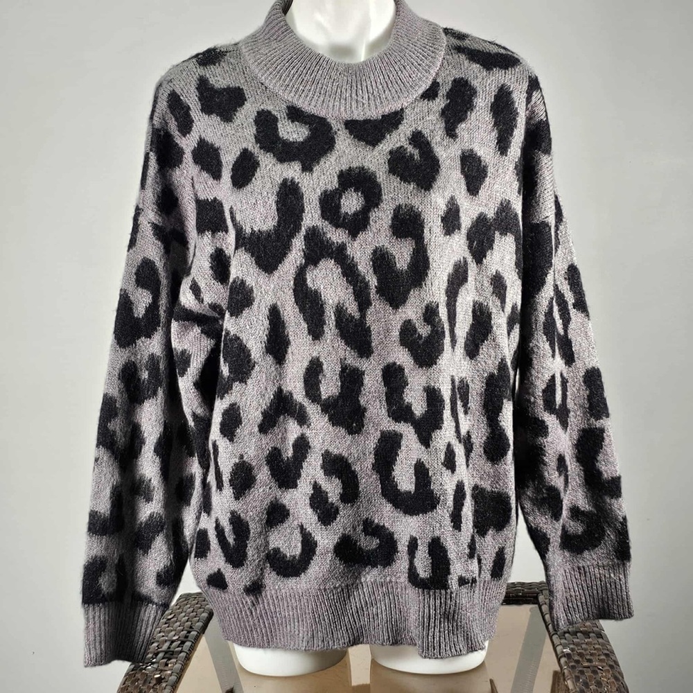 NWT Aqua Leopard Print Gray and Black Women's Sweater